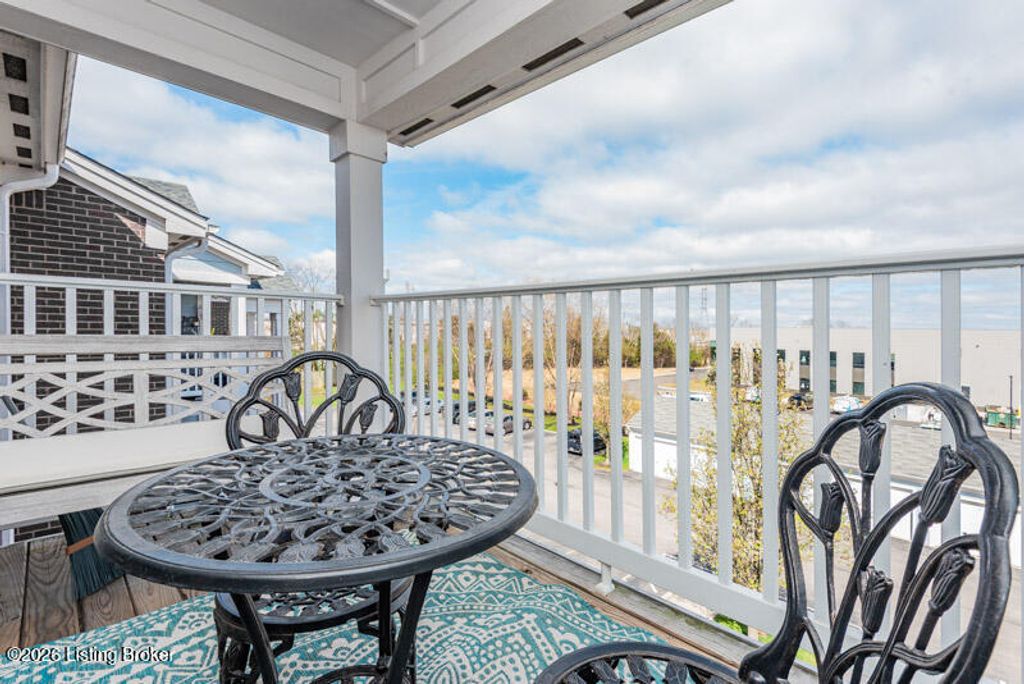 12202 Redspire Dr 301, Louisville, KY 40299