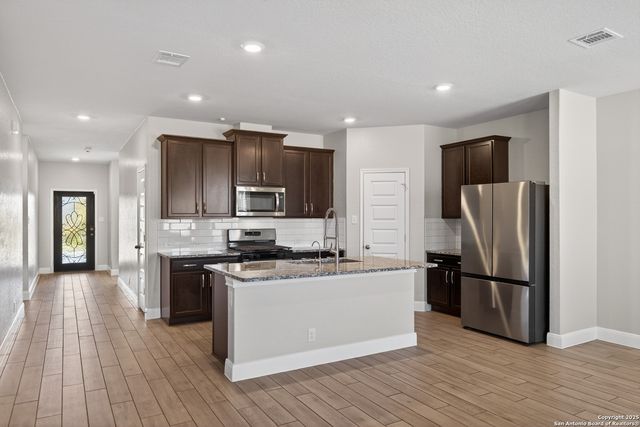 402 Singing Brk, Cibolo, TX 78108