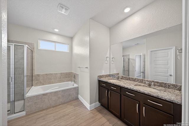 402 Singing Brk, Cibolo, TX 78108