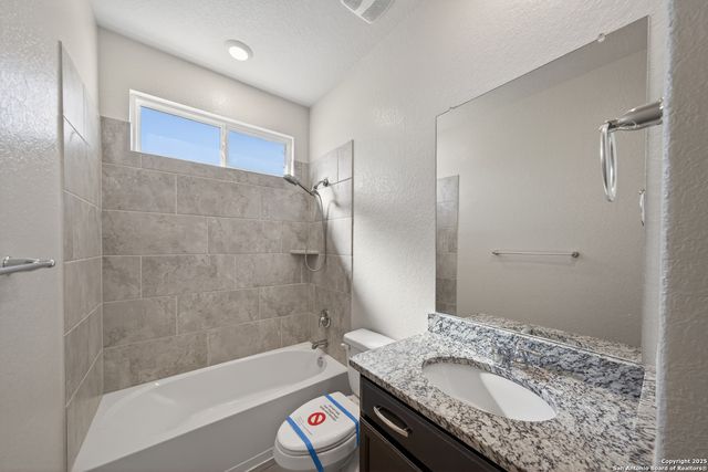 402 Singing Brk, Cibolo, TX 78108