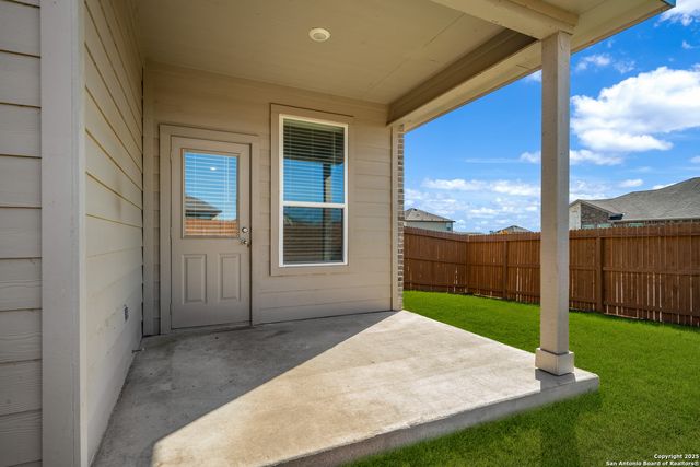 402 Singing Brk, Cibolo, TX 78108