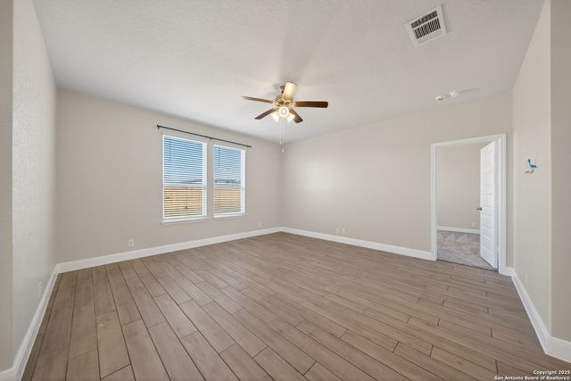 402 Singing Brk, Cibolo, TX 78108