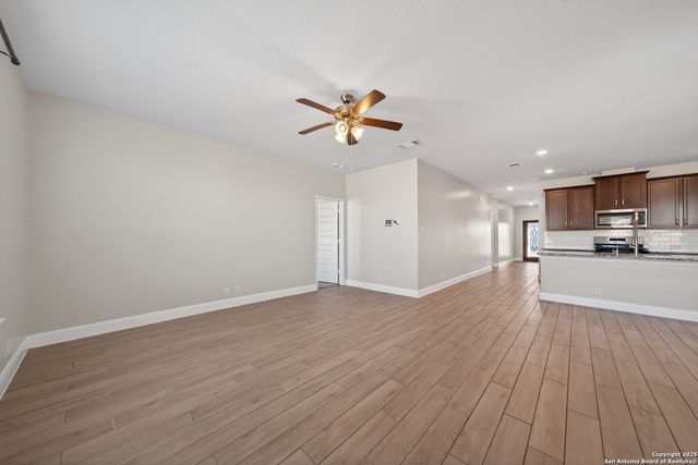 402 Singing Brk, Cibolo, TX 78108