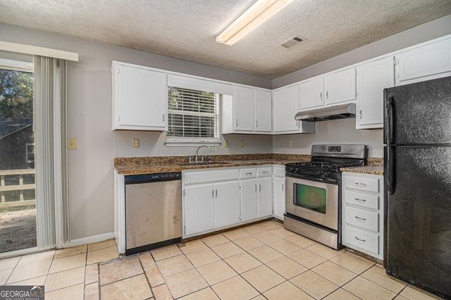 5913 Summerglen Lane, Atlanta, GA 30349