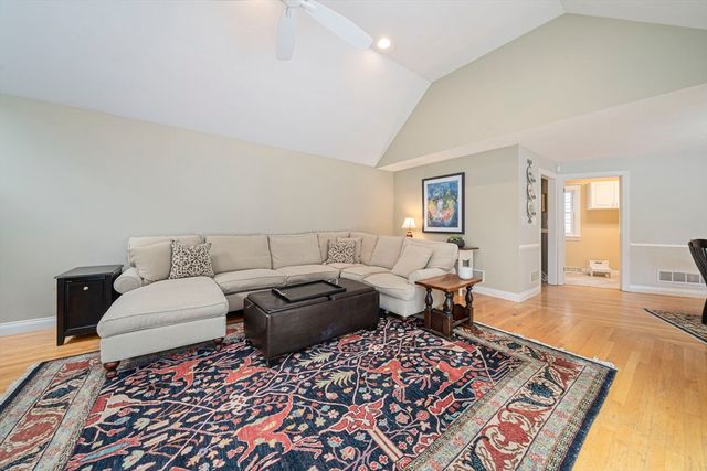 85 York St, Canton, MA 02021