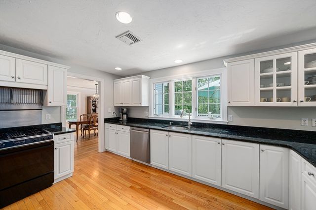 85 York St, Canton, MA 02021