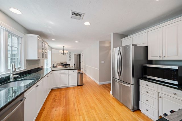 85 York St, Canton, MA 02021
