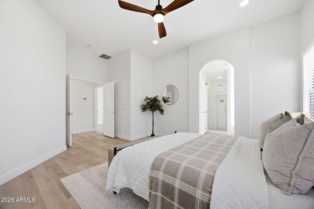2712 E ANDERSON Drive, Phoenix, AZ 85032
