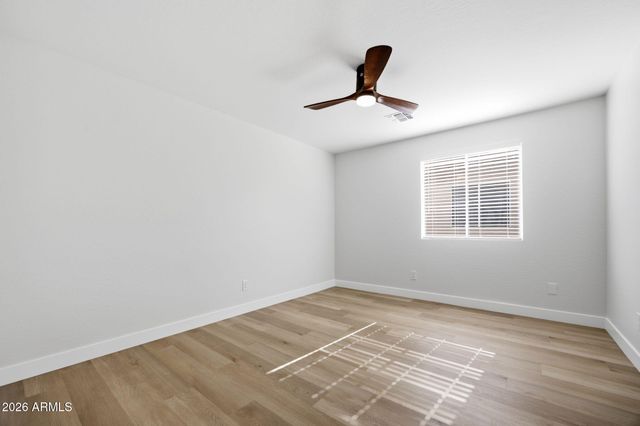 2712 E ANDERSON Drive, Phoenix, AZ 85032