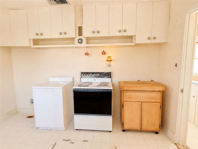12229 Alta, Sylmar, CA 91342