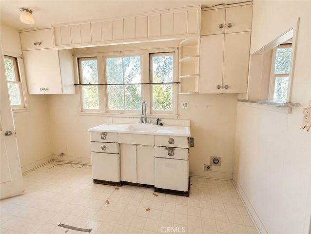 12229 Alta, Sylmar, CA 91342