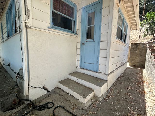 12229 Alta, Sylmar, CA 91342