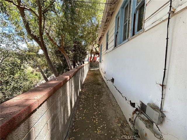 12229 Alta, Sylmar, CA 91342