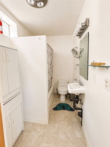 12229 Alta, Sylmar, CA 91342
