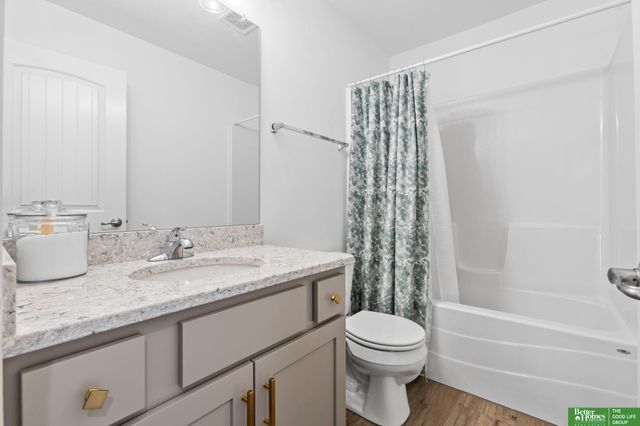 8012 S 200th Street, Gretna, NE 68018