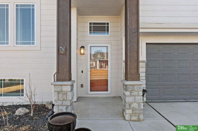 8012 S 200th Street, Gretna, NE 68018