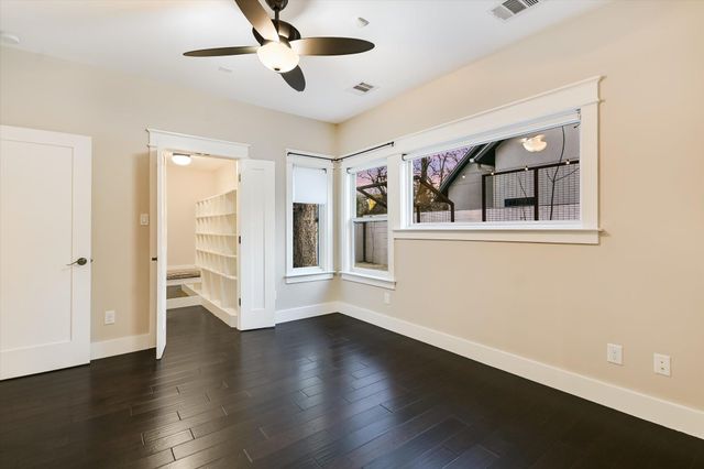 1613 Willow ST, Austin, TX 78702