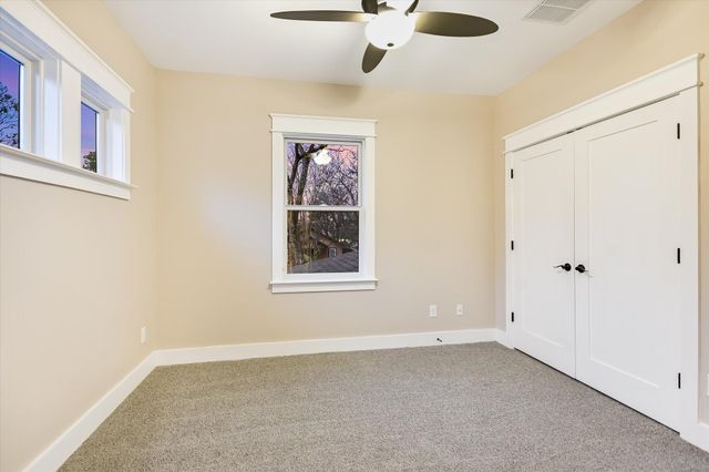 1613 Willow ST, Austin, TX 78702