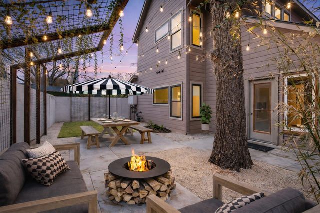 1613 Willow ST, Austin, TX 78702