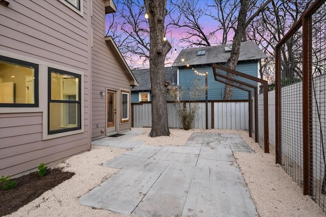 1613 Willow ST, Austin, TX 78702