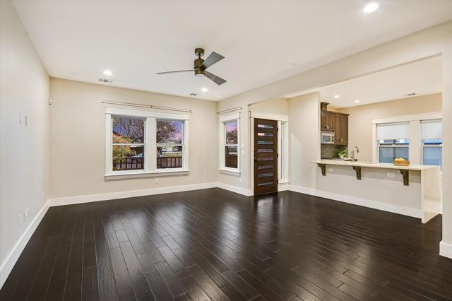 1613 Willow ST, Austin, TX 78702