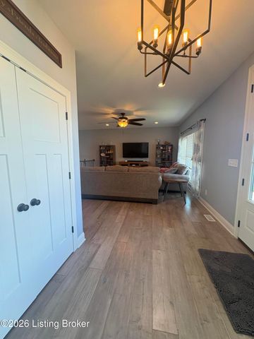 147 Williamsburg Ct, Mt Washington, KY 40047