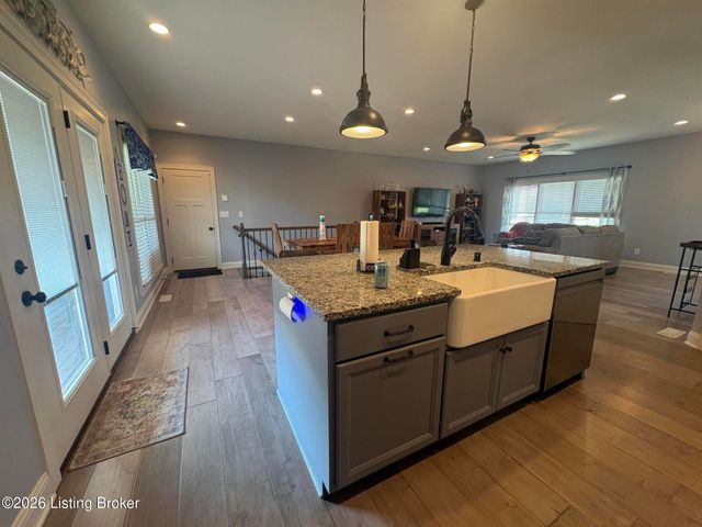 147 Williamsburg Ct, Mt Washington, KY 40047