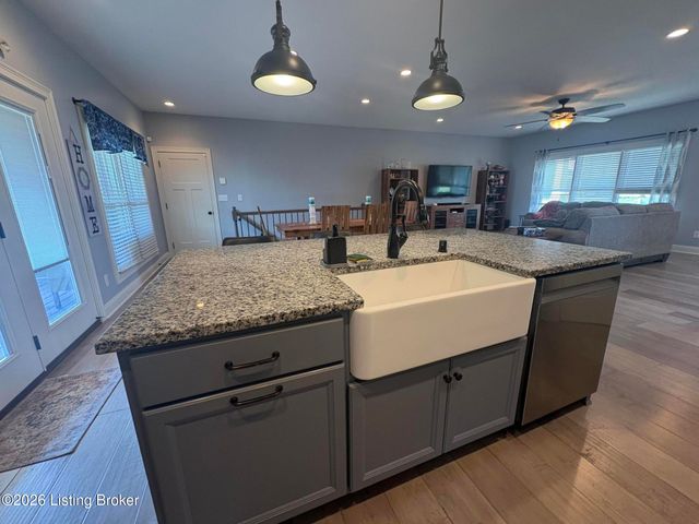 147 Williamsburg Ct, Mt Washington, KY 40047