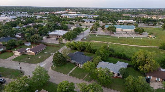2303 Avon Street, Bryan, TX 77802