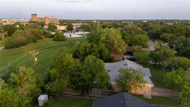 2303 Avon Street, Bryan, TX 77802