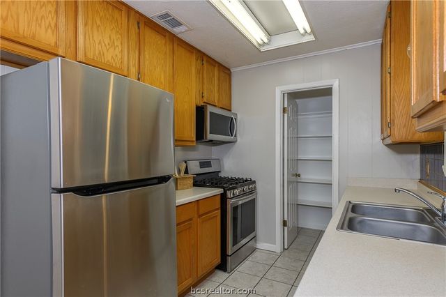 2303 Avon Street, Bryan, TX 77802