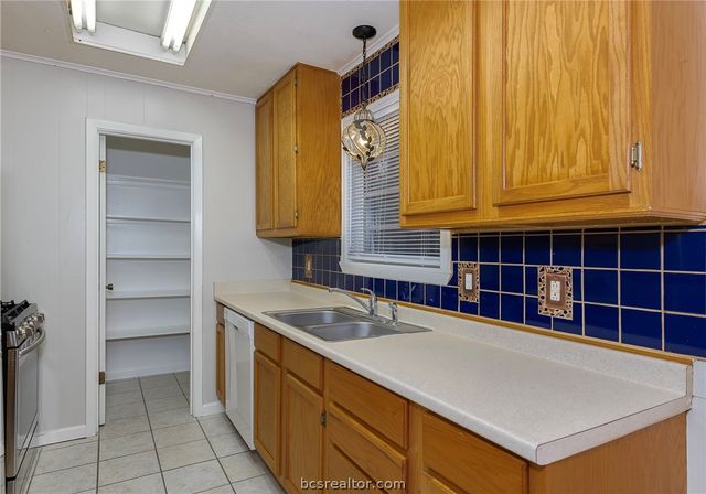 2303 Avon Street, Bryan, TX 77802
