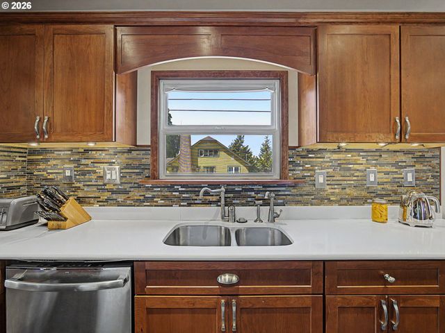 5774 Ne GARFIELD Ave, Portland, OR 97211