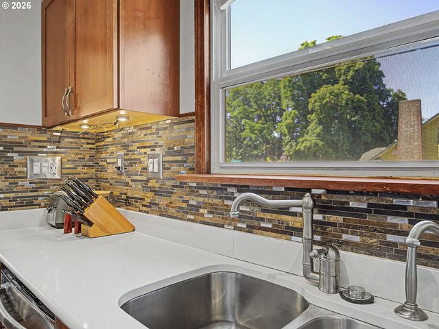 5774 Ne GARFIELD Ave, Portland, OR 97211