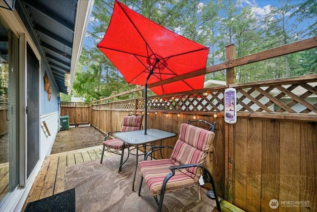 11222 Country Club Place, Anderson Island, WA 98303