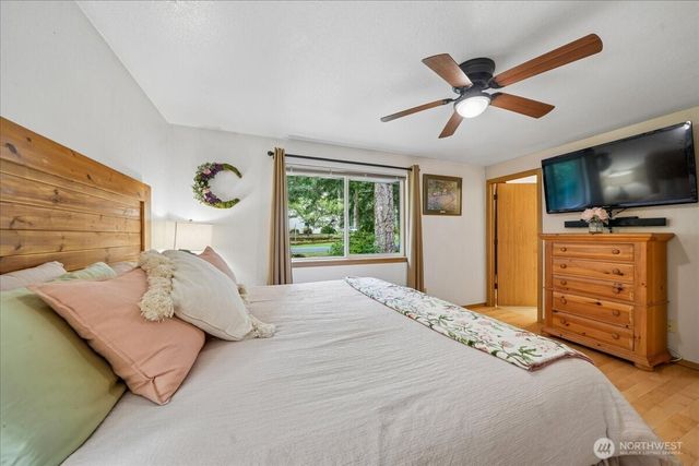 11222 Country Club Place, Anderson Island, WA 98303