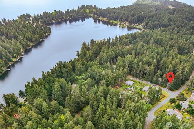 11222 Country Club Place, Anderson Island, WA 98303