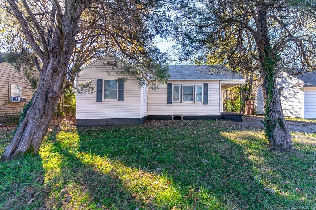 1913 Sula Lane, West Memphis, AR 72301