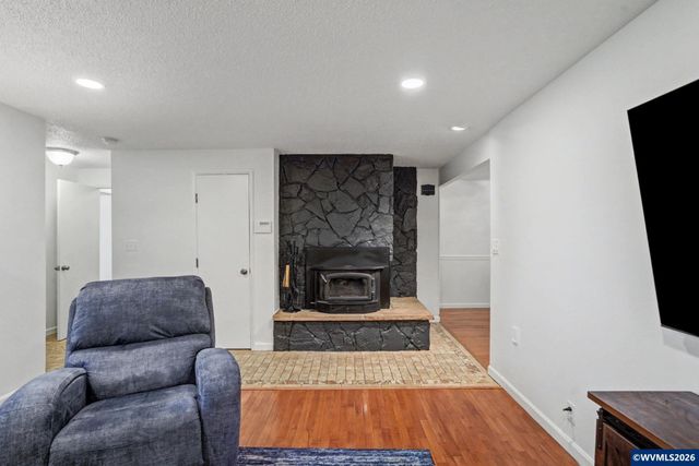 6816 Waconda Rd NE, Salem, OR 97305