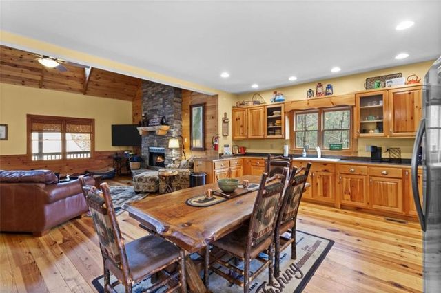 40 Graham Court, Ellijay, GA 30540