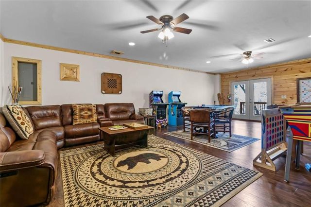 40 Graham Court, Ellijay, GA 30540