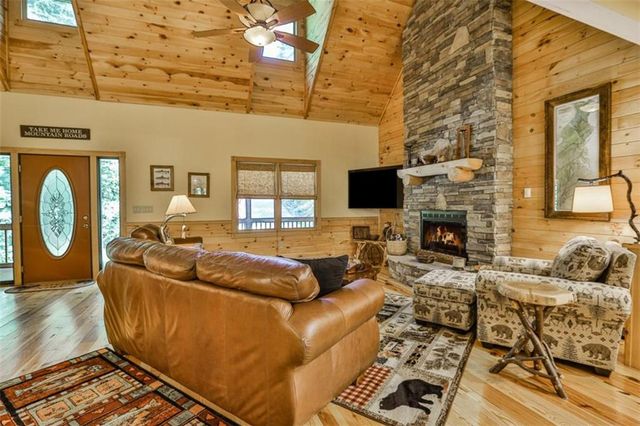 40 Graham Court, Ellijay, GA 30540