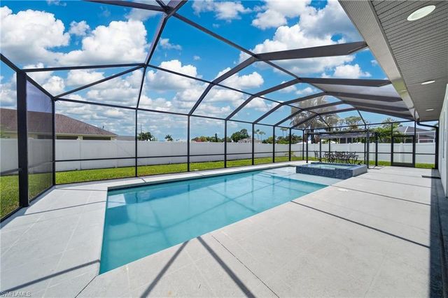 506 SW 5th ST, Cape Coral, FL 33991
