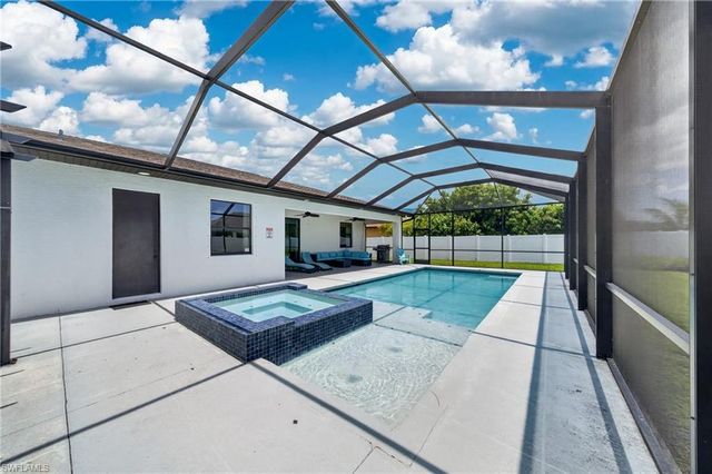 506 SW 5th ST, Cape Coral, FL 33991