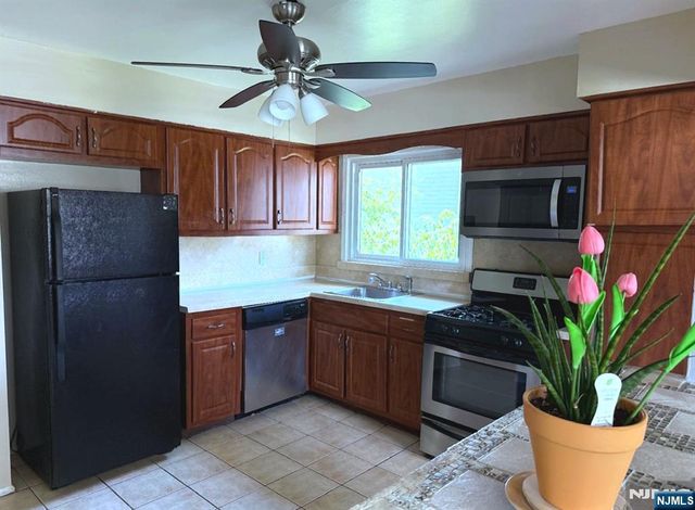 17 Daka Court 2, Bloomfield, NJ 07003