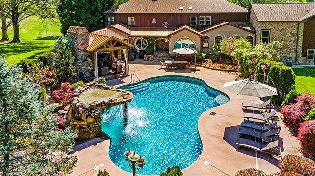 812 WESTBOURNE GROVE Court, Colfax, NC 27235