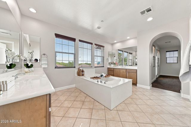 20794 W PROSPECTOR Way, Buckeye, AZ 85396