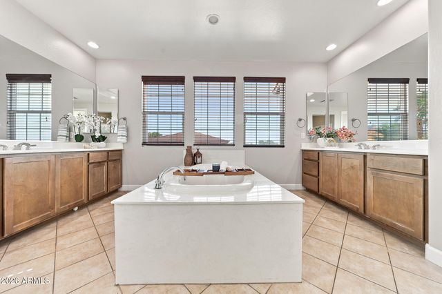 20794 W PROSPECTOR Way, Buckeye, AZ 85396