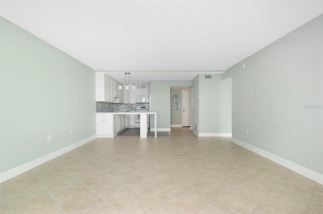 450 TREASURE ISLAND CAUSEWAY 105, Treasure Island, FL 33706