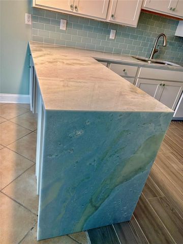 450 TREASURE ISLAND CAUSEWAY 105, Treasure Island, FL 33706